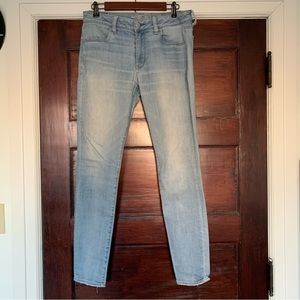 American Eagle Light Wash Skinny Jean